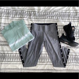 Victoria’s Secret PINK yoga leggings gray